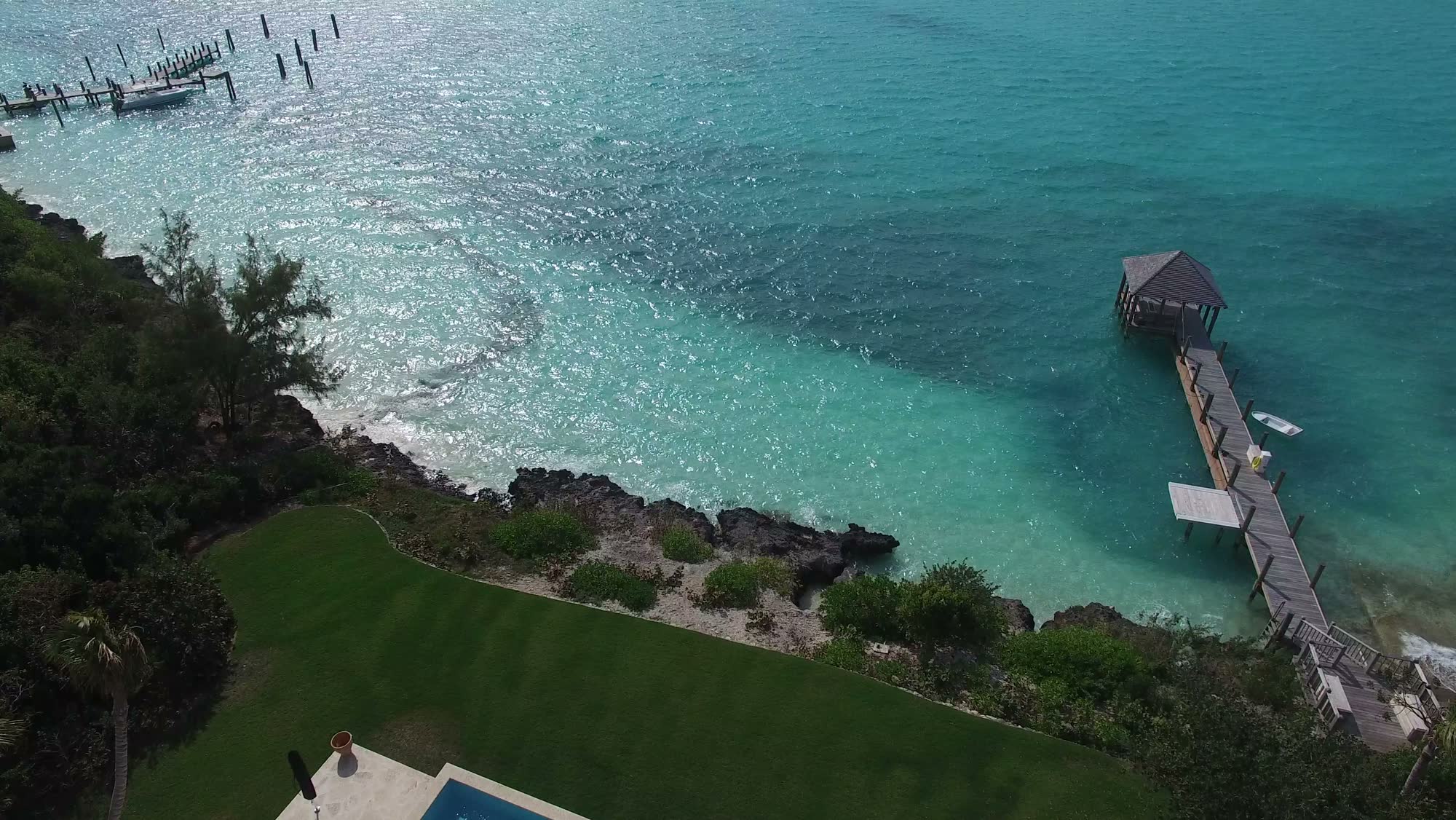 Aerial view of the Harbour Island shoreline with Sagoma-built homes